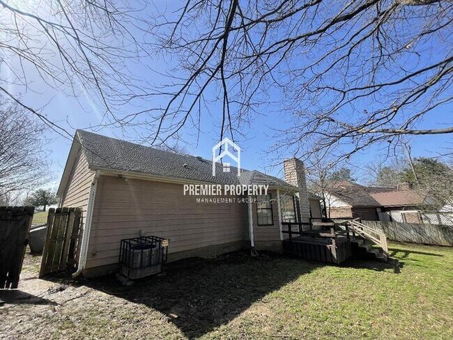 Building Photo - 5738 Riverhead Ave