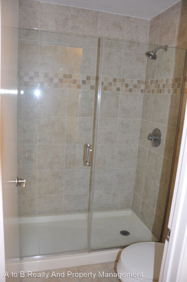 Building Photo - 2 br, 2 bath House - 609 San Conrado Terr #4