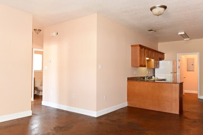 Building Photo - New Orleans Ave