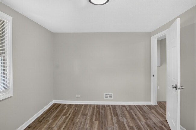 Building Photo - 9722 S Merrion Ave