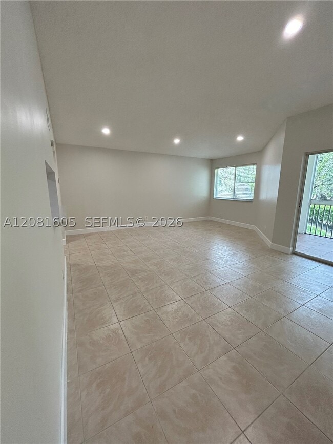 Building Photo - 9733 Westview Dr