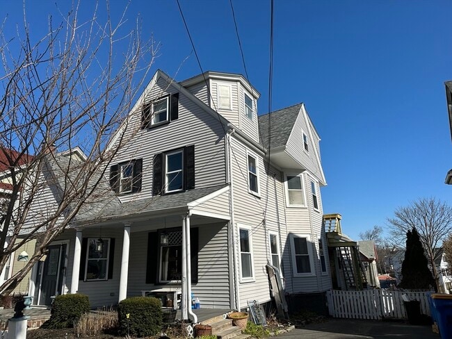 Building Photo - 86 Sagamore Ave
