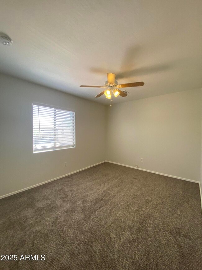 Building Photo - 3014 W Sands Dr