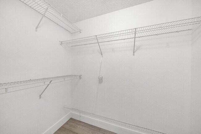 Building Photo - 3020 Alcazar Pl