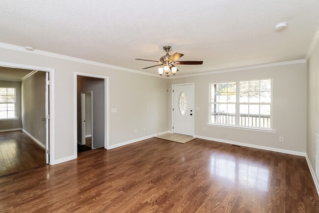 Building Photo - 156 Cook Rd NW