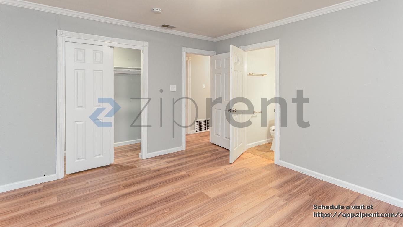 Building Photo - 1861 Briarwood Dr