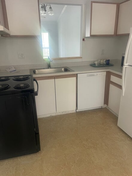 Building Photo - 3206 Sabal Palms Ct