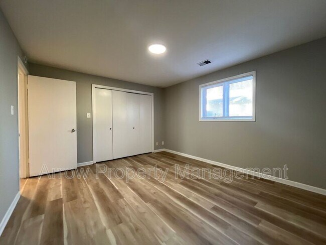 Building Photo - 440 Moffitt St