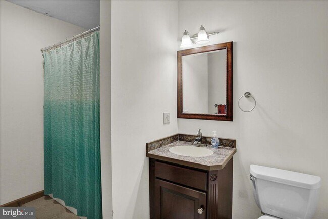 Building Photo - 2209 Shartlesville Rd