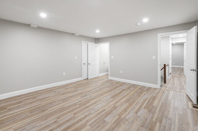 Building Photo - 98 Southville Rd