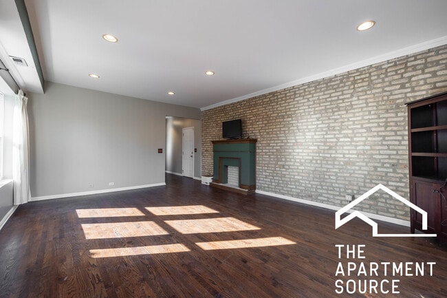 Building Photo - 1517 W Jonquil Terrace