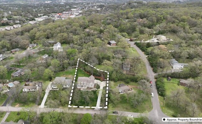 Building Photo - 824 Russleo Dr