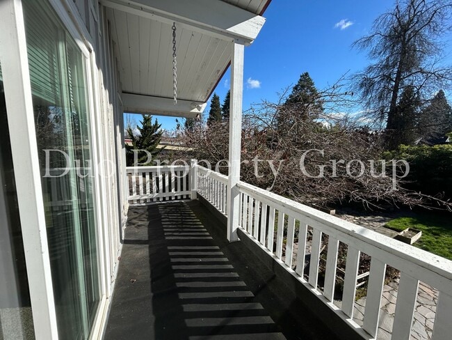 Building Photo - G Street