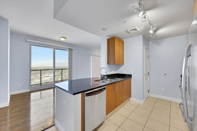 Building Photo - High Rise Studio Condo - Allue Las Vegas