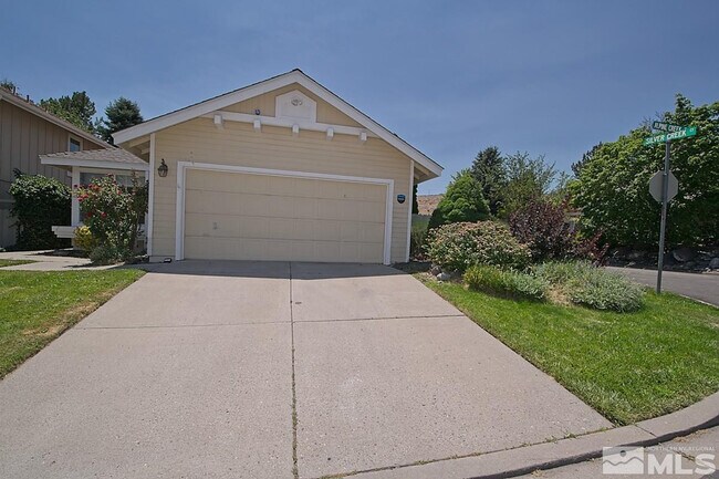 Building Photo - 2880 Alpine Creek Rd