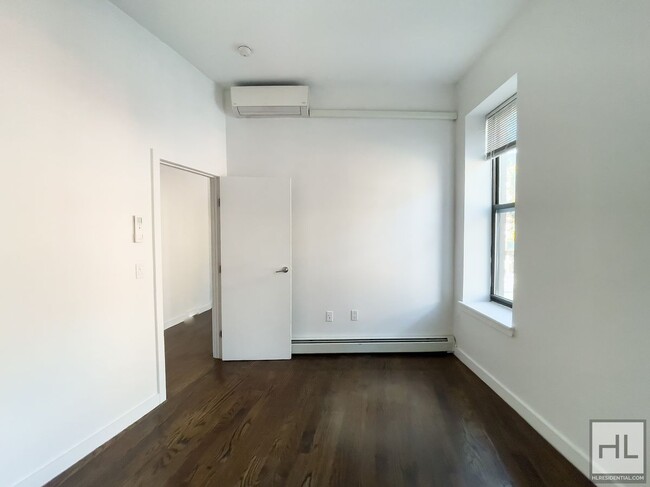 Building Photo - Fort Greene / Amazing and Spacious 3-Bed 2...