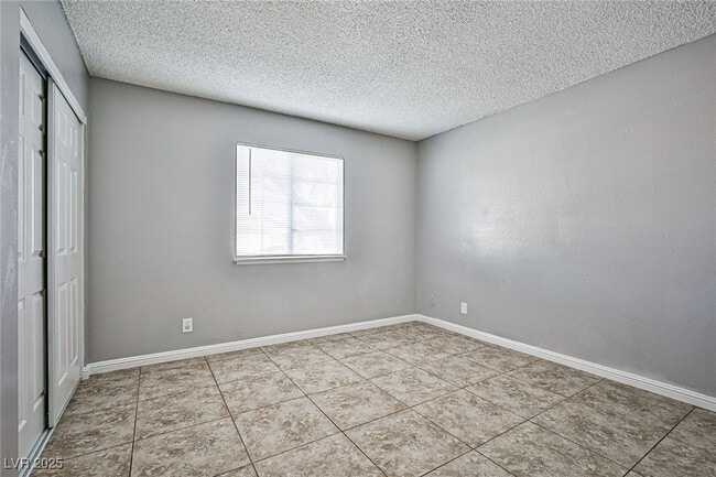 Building Photo - 4652 Troy Pl