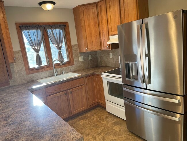 Building Photo - 5005 Meredeth St