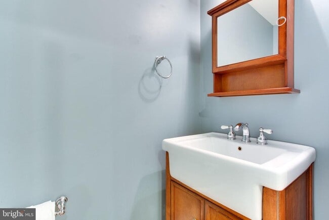 Building Photo - 16069 Pitner St