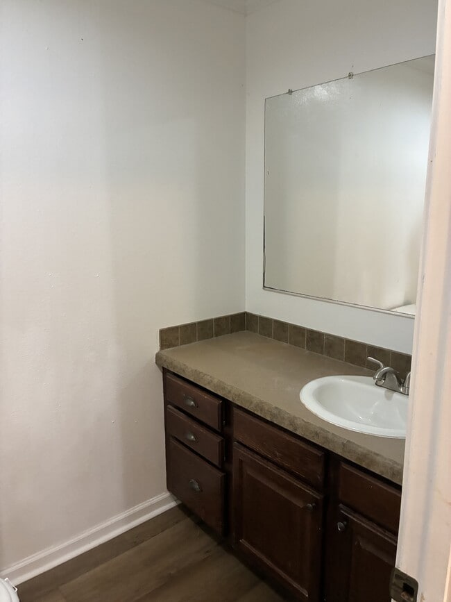 Building Photo - 6211 W Ridley St