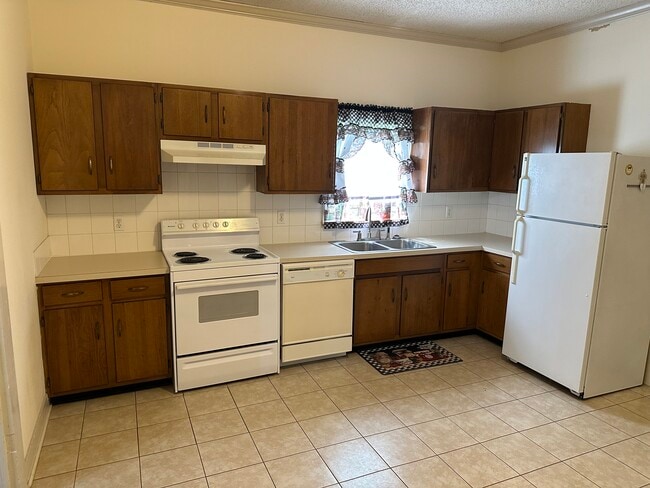Kitchen - 5036 Hot Wells Rd