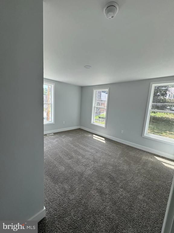 Building Photo - 603-607 Main St