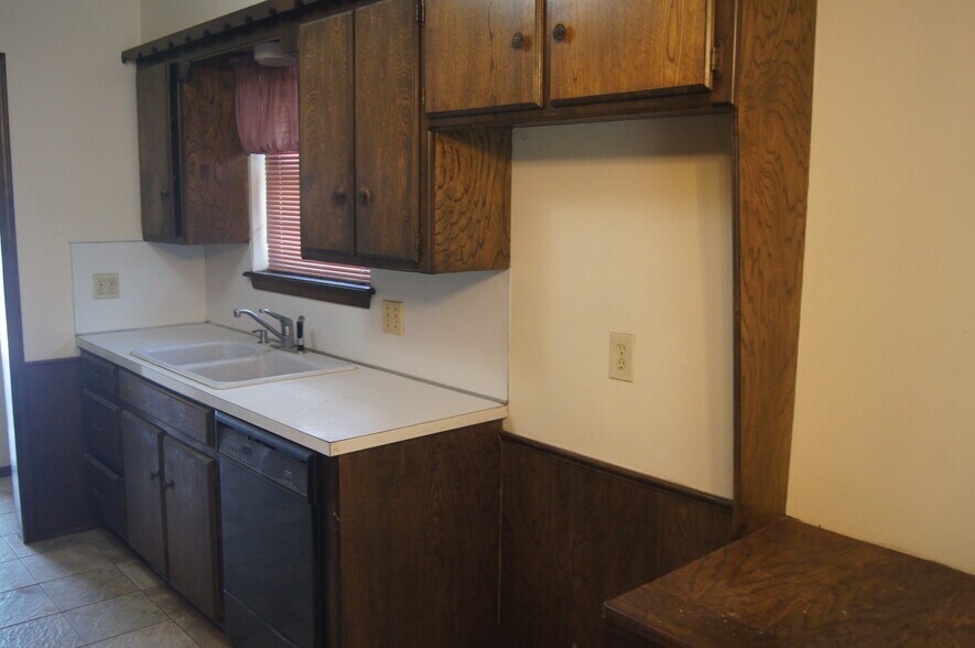 Building Photo - 1213 Frederick Dr