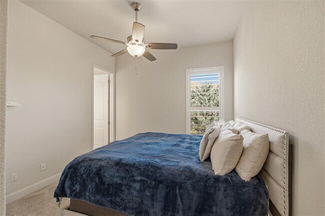 Building Photo - 654 Linden Lp