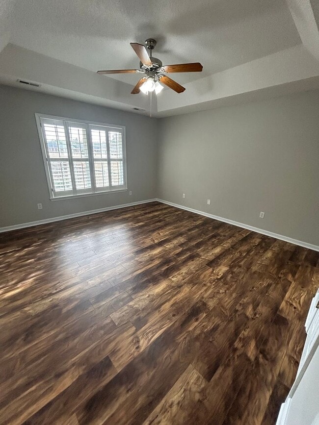 Building Photo - Coming Soon in Landmark Pointe!