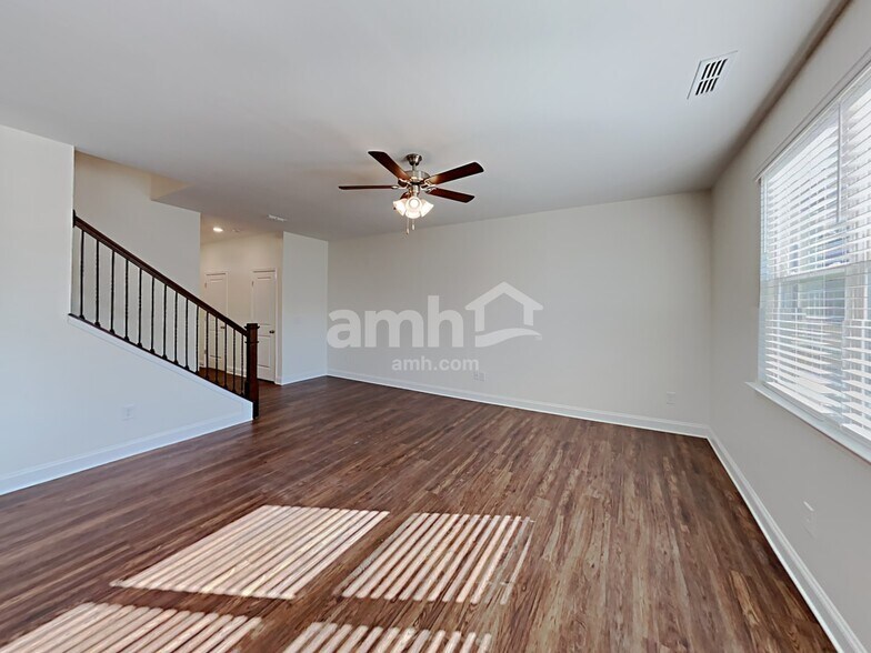 Building Photo - 3235 Brierhill Rd