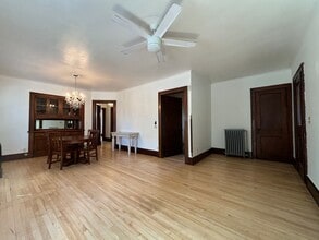 Building Photo - 614 5th St NE