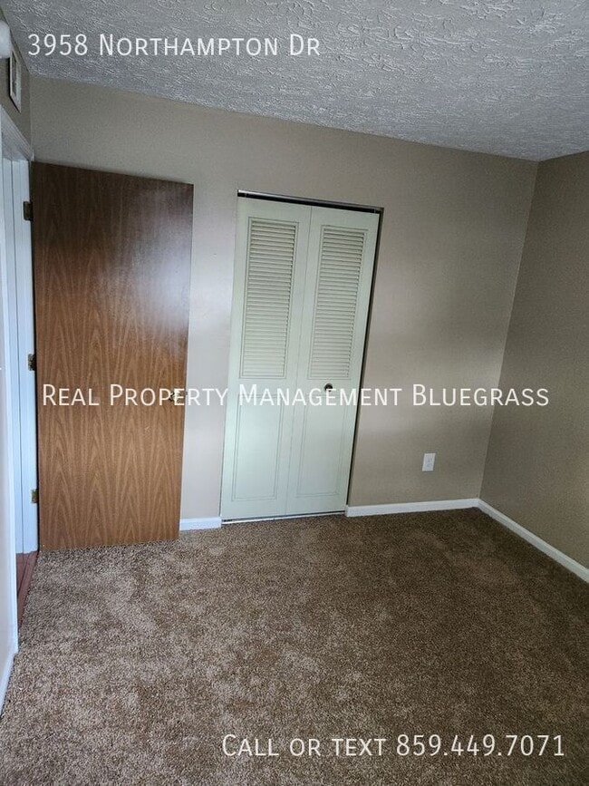 Building Photo - 3958 Northampton Dr