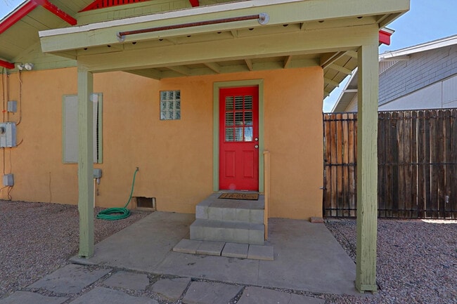 Building Photo - 841 N 9th Ave