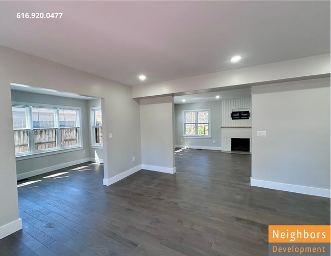 Building Photo - 2390 Crestview Dr SW