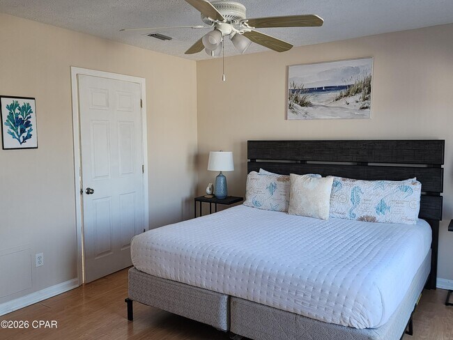 Building Photo - 11728 Seashore Ln