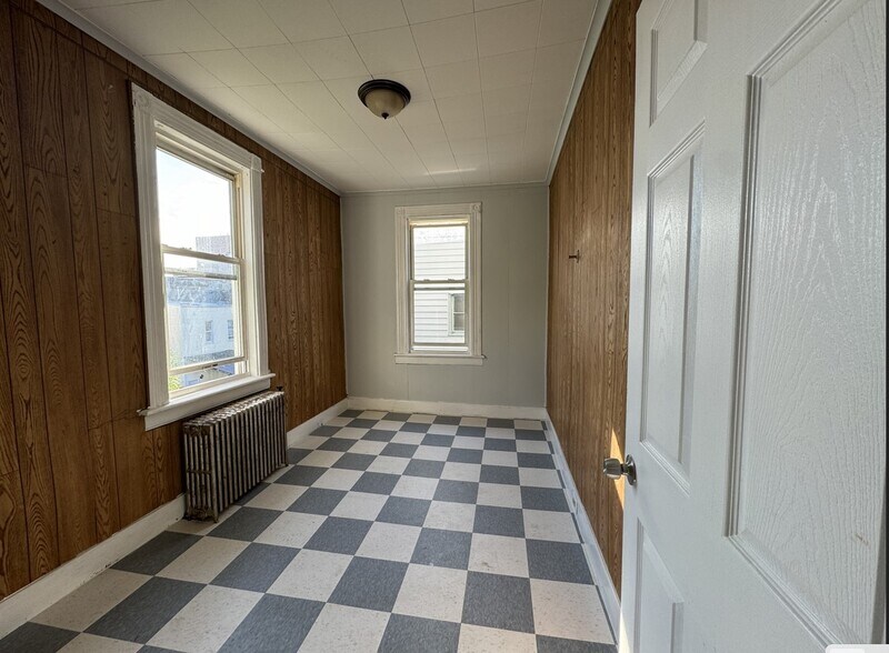 Building Photo - 96 Brown Pl