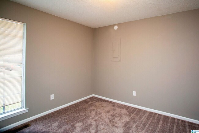 Building Photo - 1110 Croyden Cir
