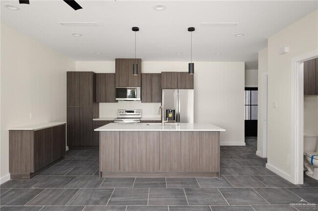 Building Photo - 914 Bicentennial Blvd