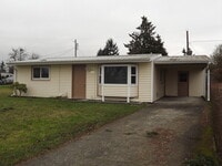 Building Photo - Lakewood House! 2 Bedroom 1 Bath Home near...