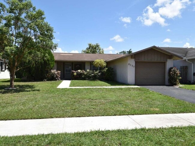 Building Photo - 9350 NW 35th Manor