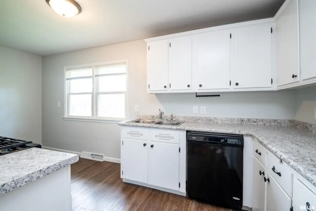 Building Photo - West Cindy Lane