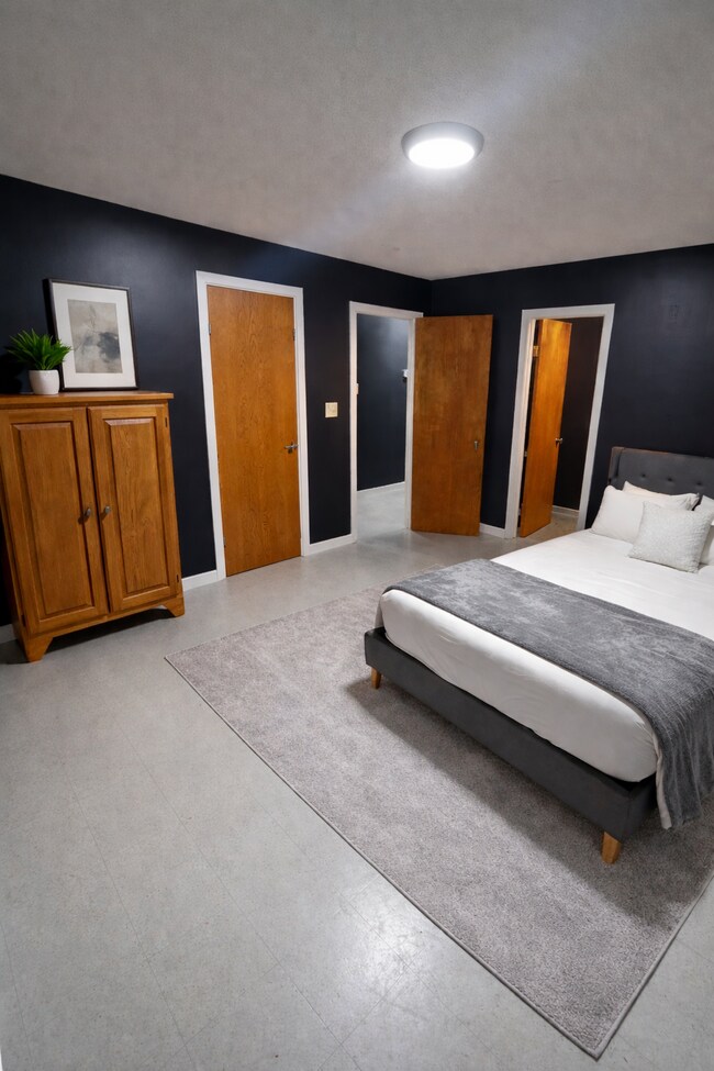 Building Photo - 3640 Fairmont Ave