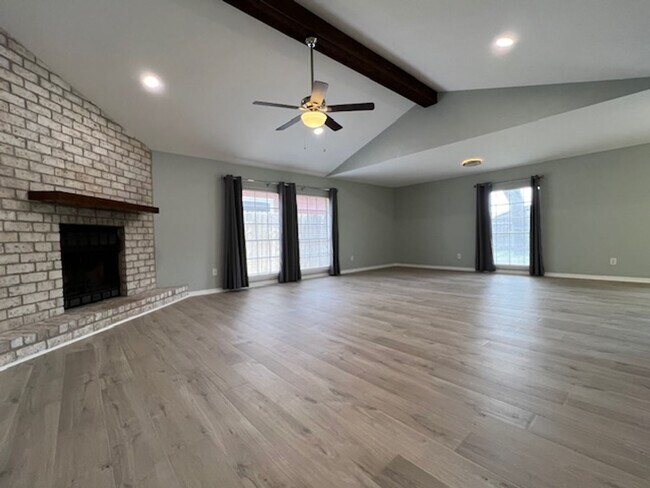 Building Photo - UPDATED HOME IN FLOUR BLUFF - OFFERING GRE...