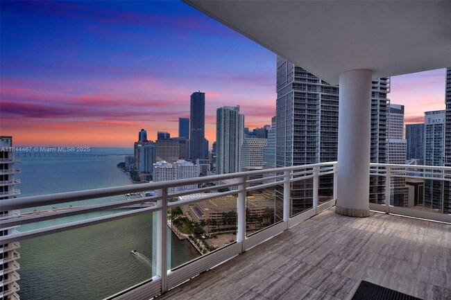 Primary Photo - 901 Brickell Key Blvd