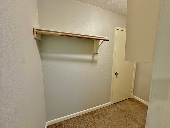 Building Photo - 9401 Sierra Dr