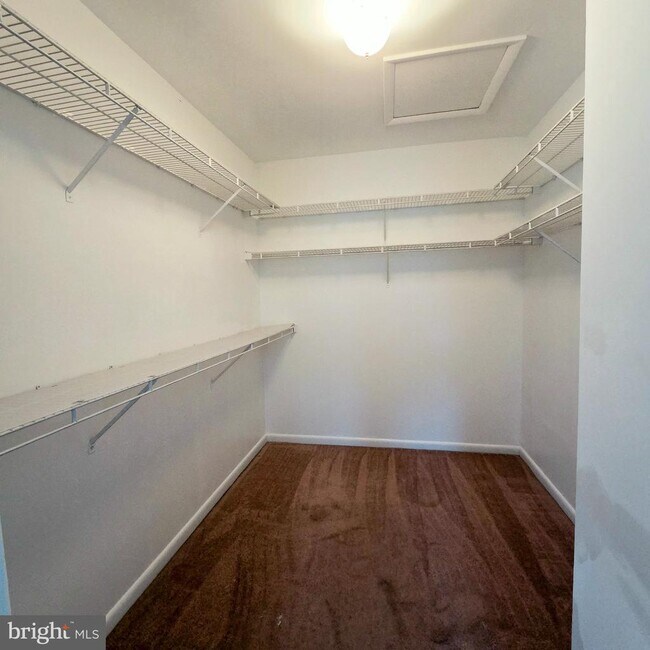 Building Photo - 208 Ashley Run