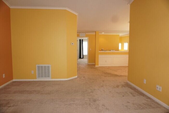 Building Photo - 2 Bedroom 2 Bathroom 55+ Community