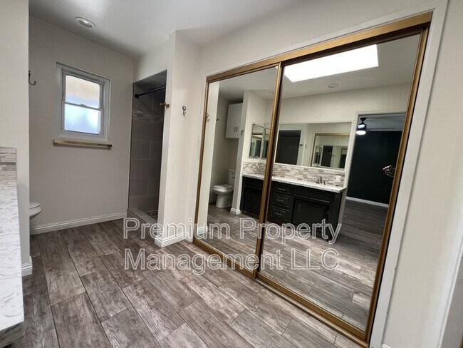 Building Photo - 517 Brightwood St