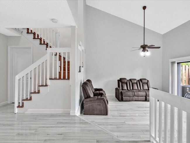 Building Photo - 4182 S Pine Island Rd