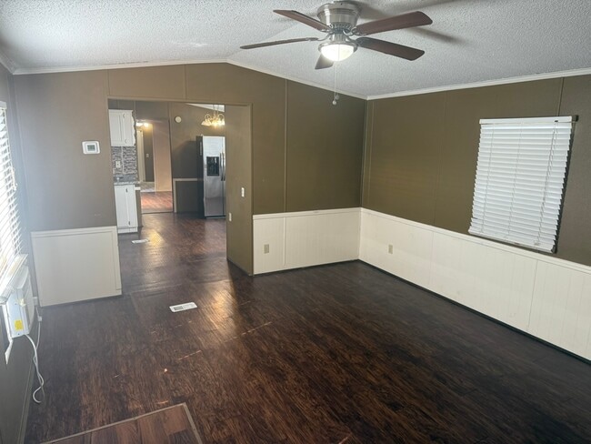 Building Photo - 428 15th St